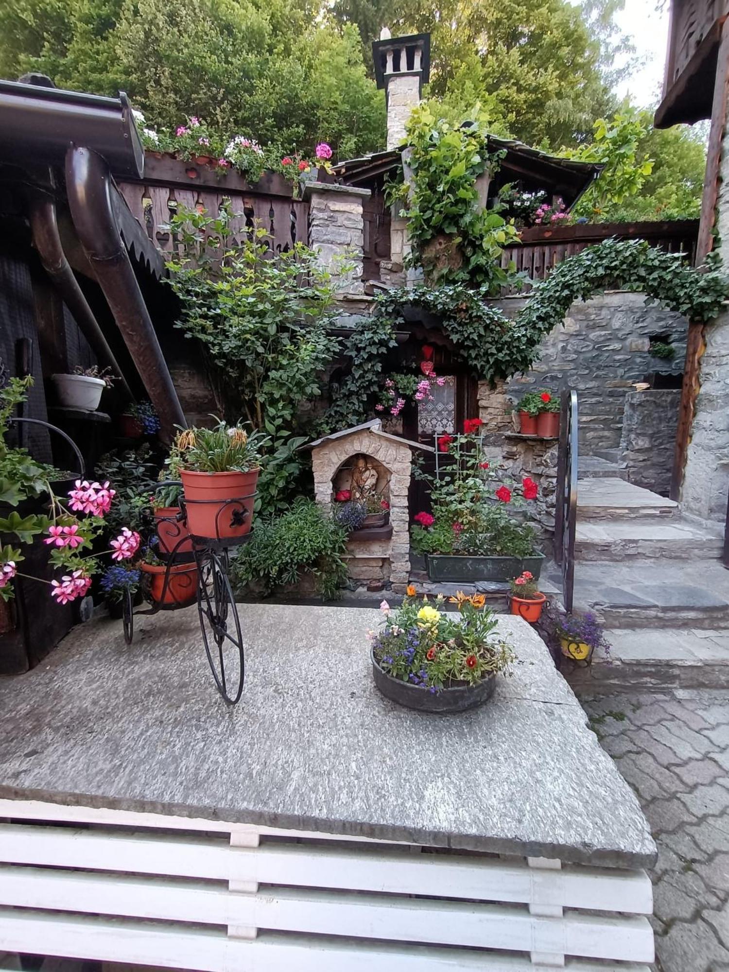 Apartamento Le Grenier de Olga e Mario Pré-Saint-Didier Exterior foto